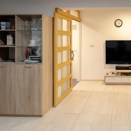Bero, & Free Parking Apartment