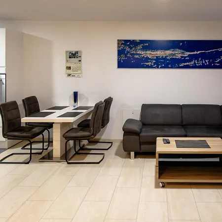 Apartment Bero, & Free Parking Murter