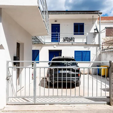 Bero, & Free Parking Murter