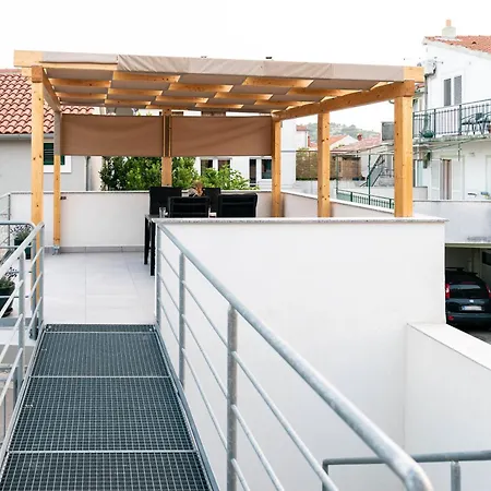 Bero, & Free Parking *