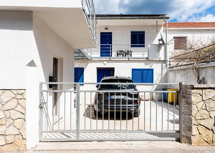 Bero, & Free Parking Murter