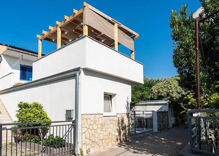 Bero, & Free Parking *