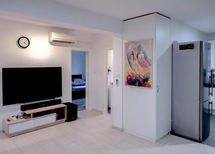 Bero, & Free Parking *