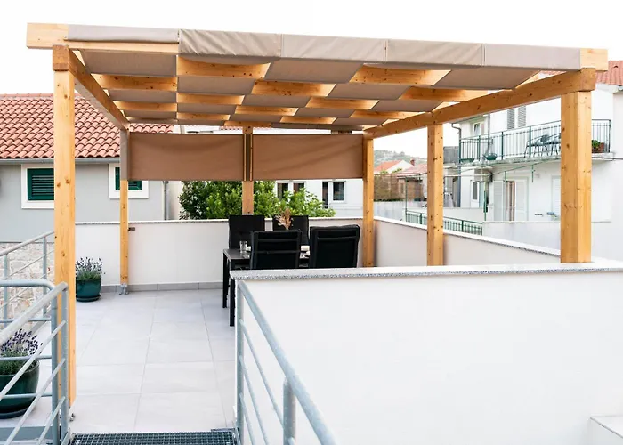 Bero, & Free Parking 穆泰尔岛