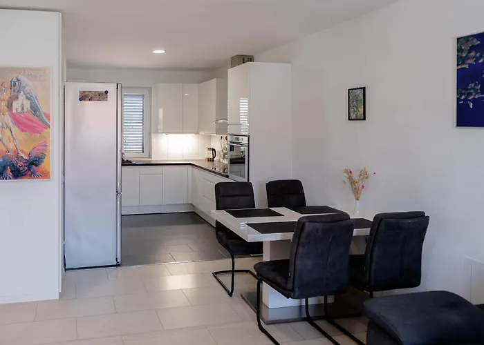 Bero, & Free Parking